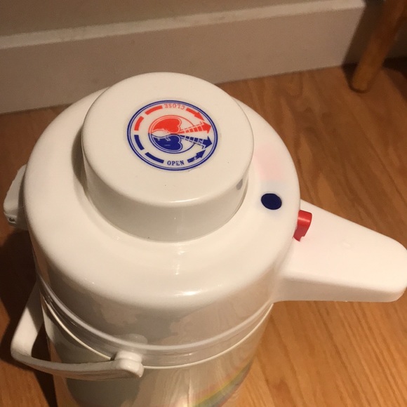 Vintage retro rainbow 🌈 Phoenix pump thermos - Picture 2 of 4